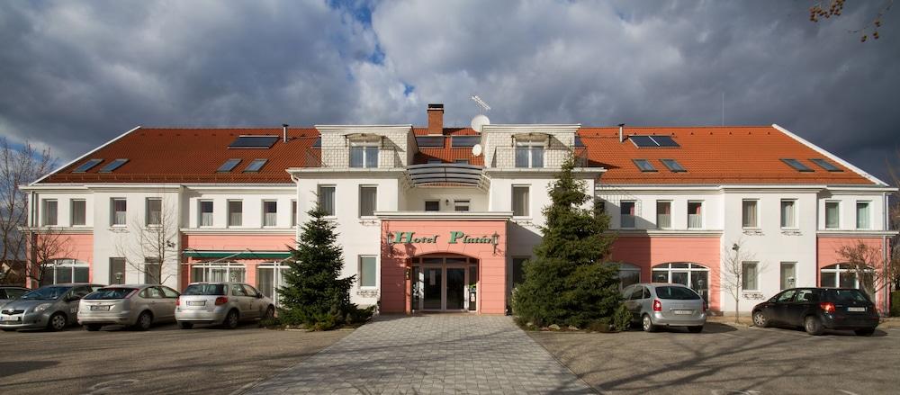 Platan Hotel Дебрецен Екстериор снимка