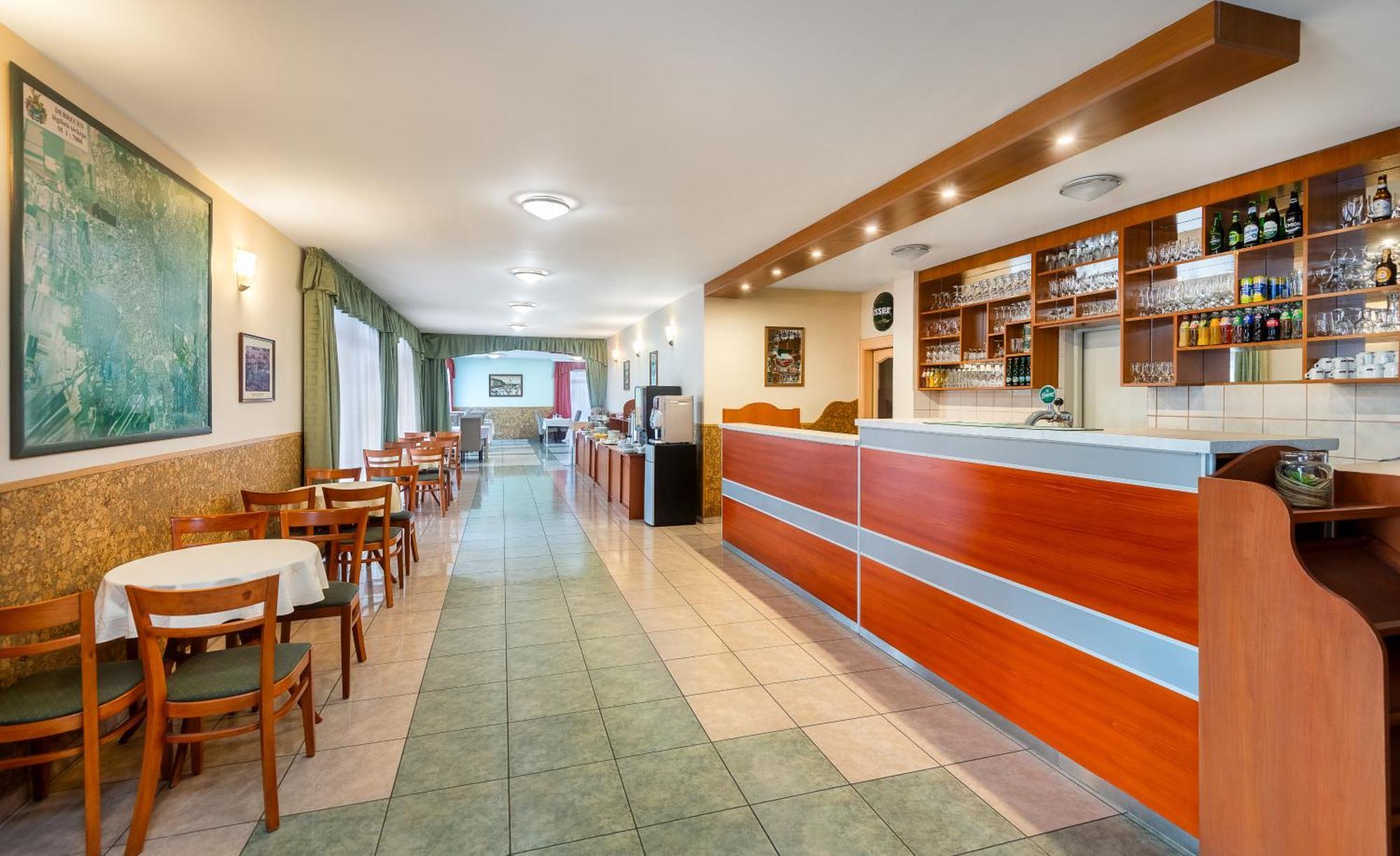 Platan Hotel Дебрецен Екстериор снимка