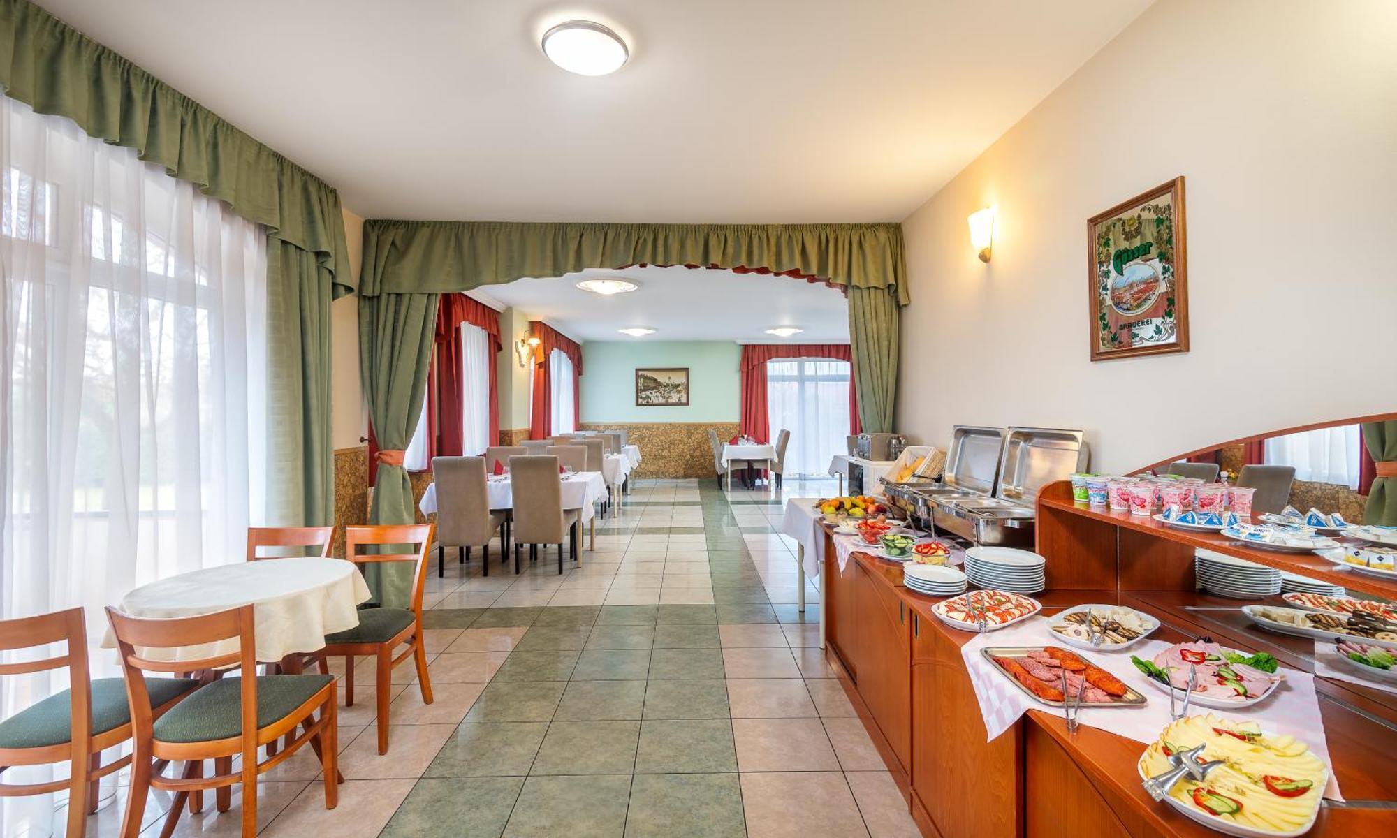 Platan Hotel Дебрецен Екстериор снимка