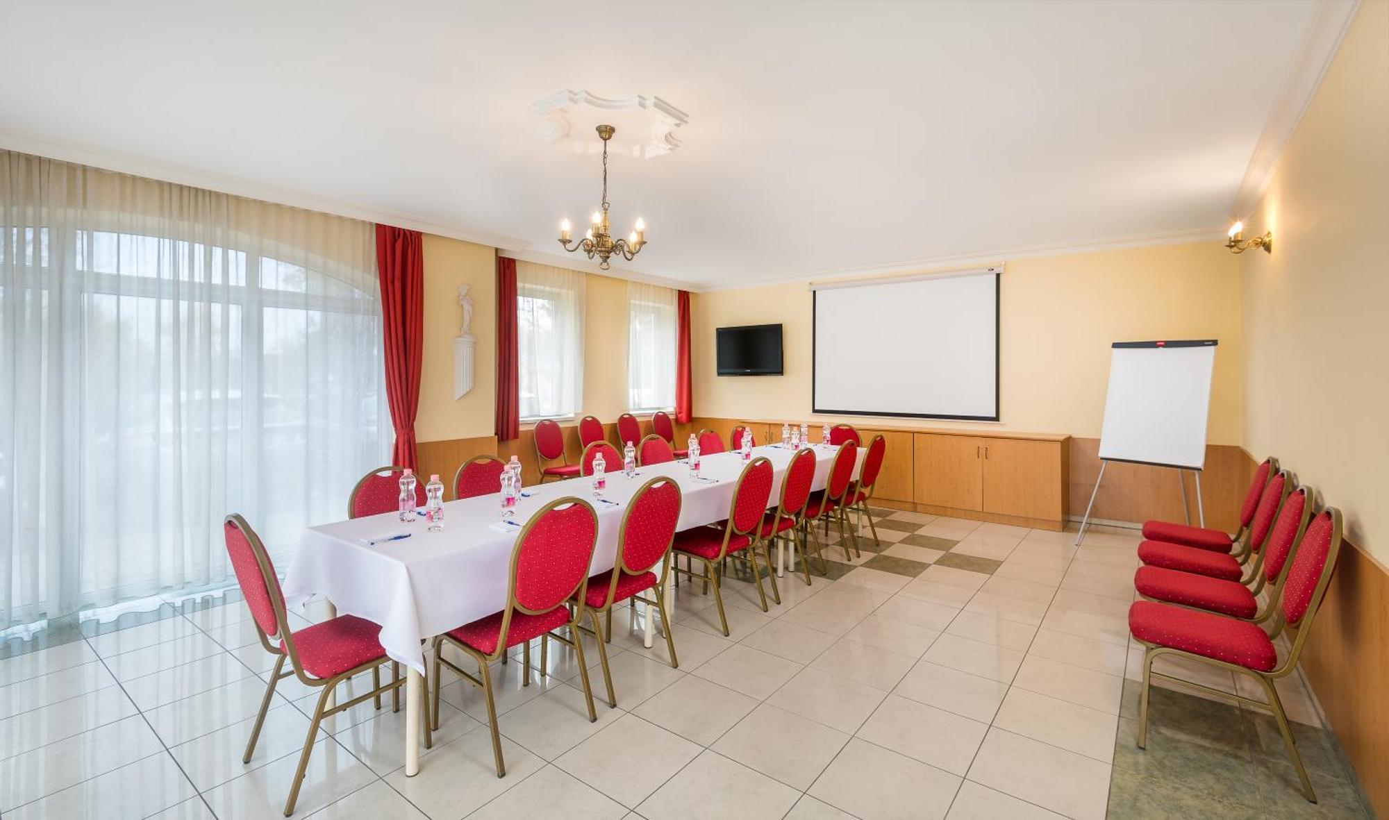 Platan Hotel Дебрецен Екстериор снимка