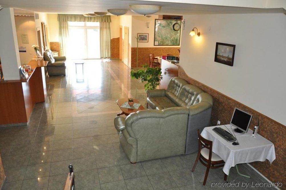 Platan Hotel Дебрецен Интериор снимка