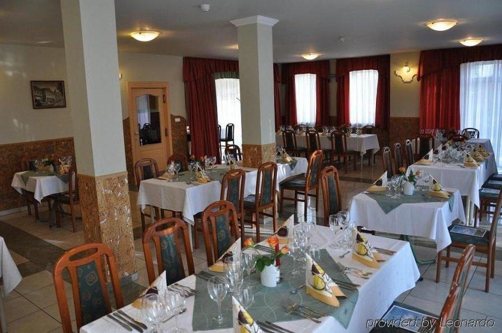 Platan Hotel Дебрецен Екстериор снимка