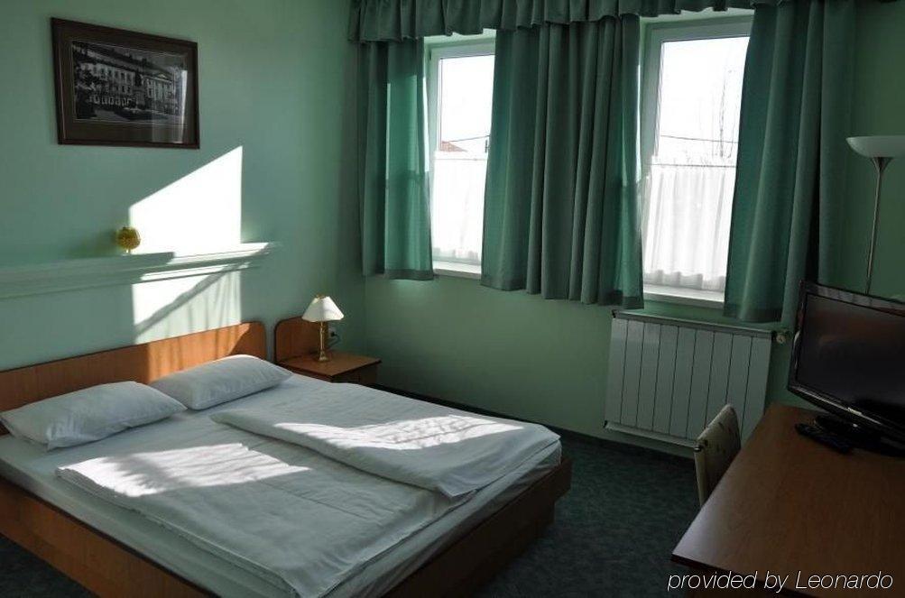 Platan Hotel Дебрецен Стая снимка