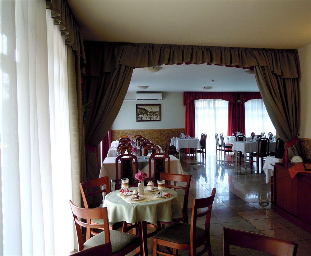 Platan Hotel Дебрецен Екстериор снимка