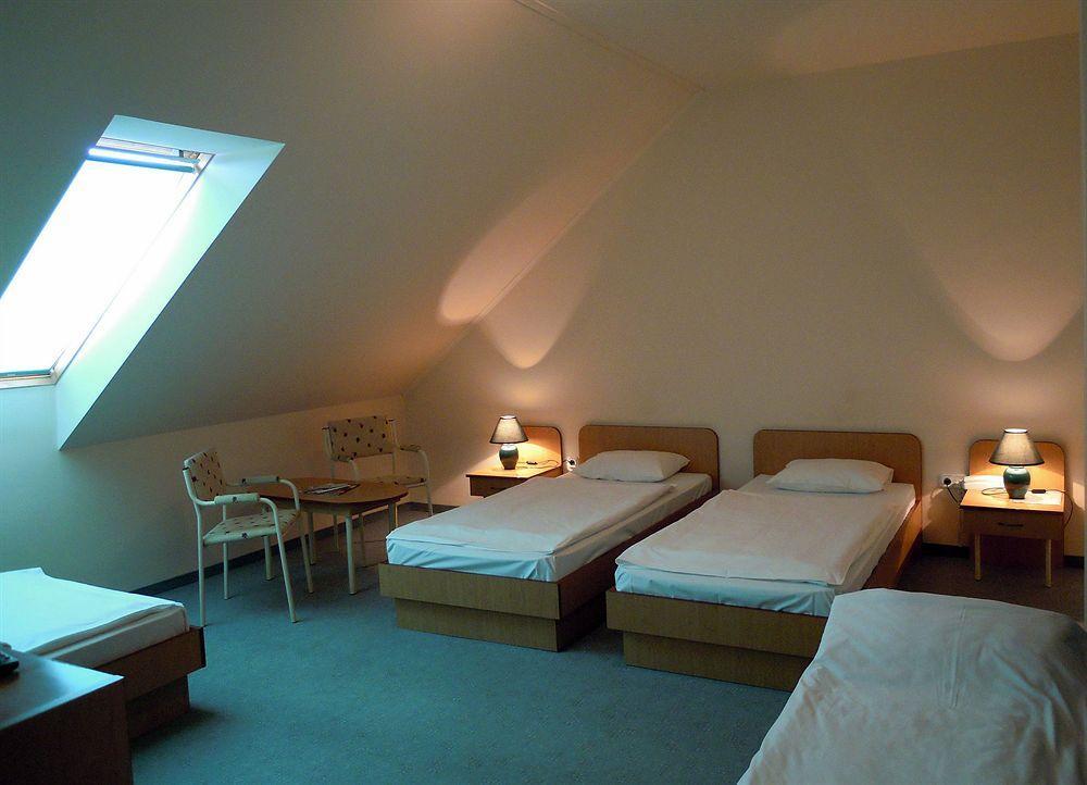 Platan Hotel Дебрецен Екстериор снимка