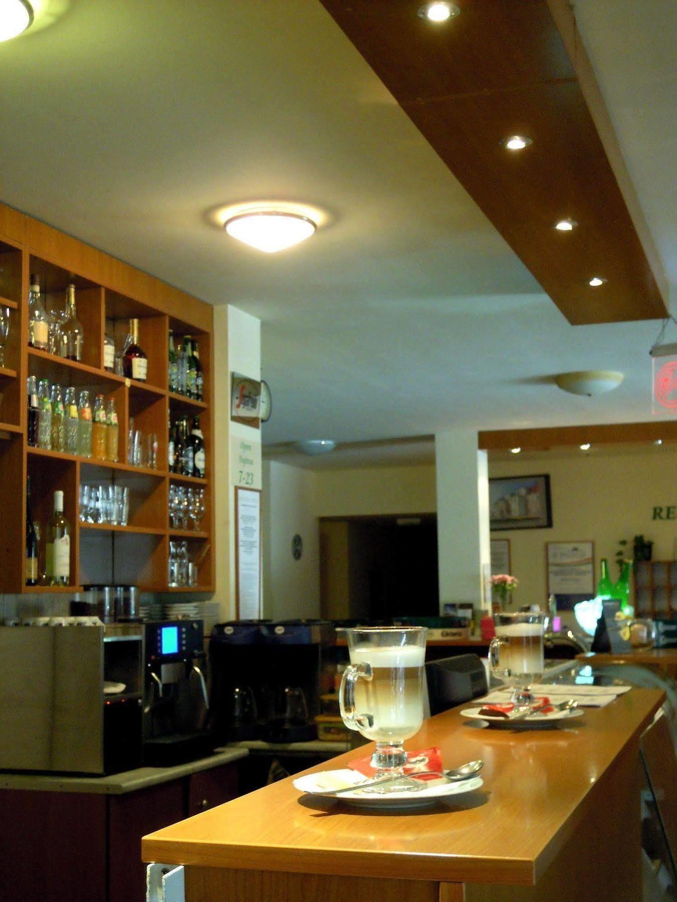 Platan Hotel Дебрецен Екстериор снимка